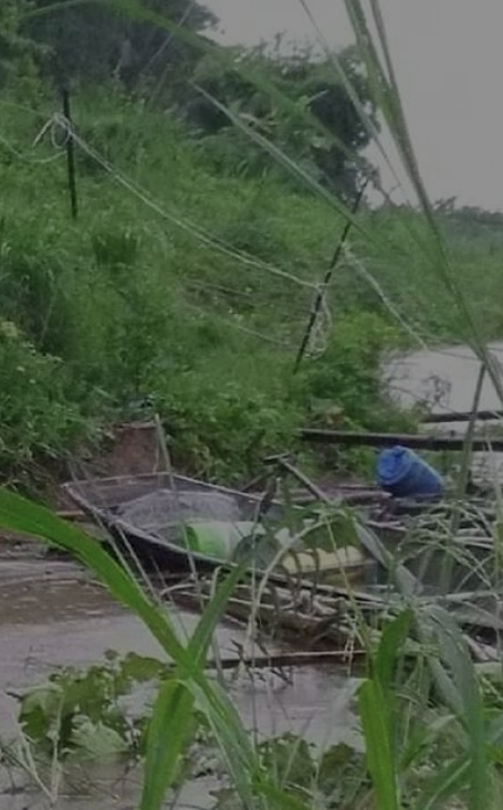 fishing-boats-mekong-river-side-view